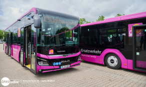 Die DB eigene Busflotte aus 150 Gelenk- und Überlandbussen ist startklar für den Ersatzverkehr an der Riedbahn. Bild: © Deutsche Bahn AG / Stefan Wildhart